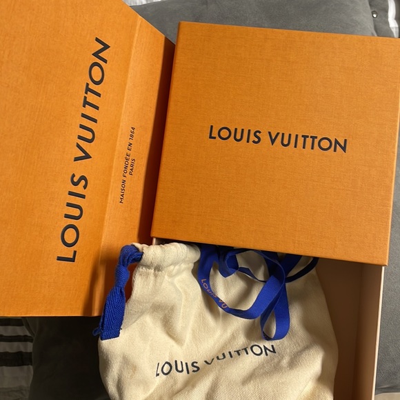 Louis Vuitton size 90-36 - Picture 8 of 8